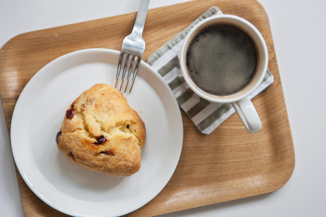 Bluberry scone with Coffee